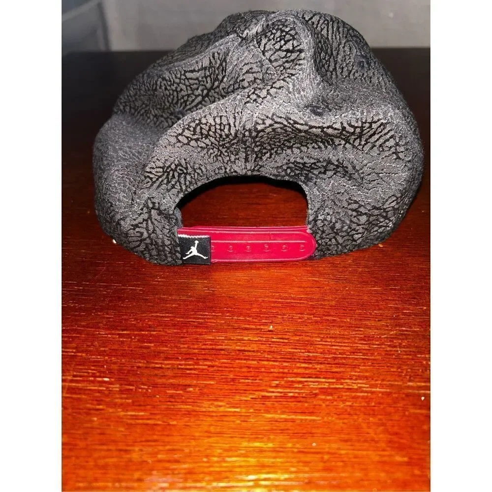 Nike air Jordan snap back ball cap size youth
